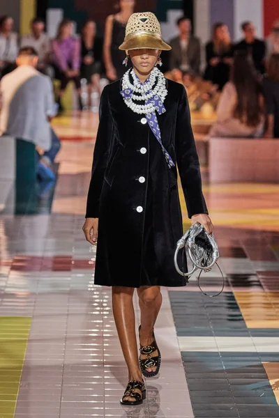 Look 37